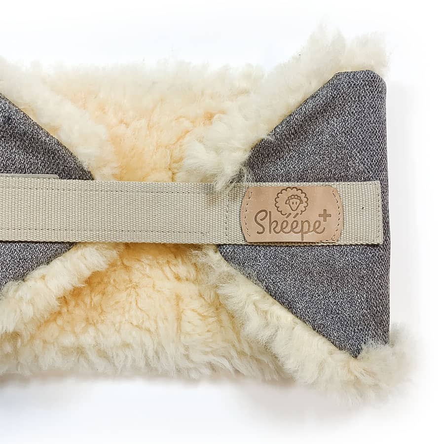 rugverwarmer van Skeepe. Texelse medicinale schapenvacht