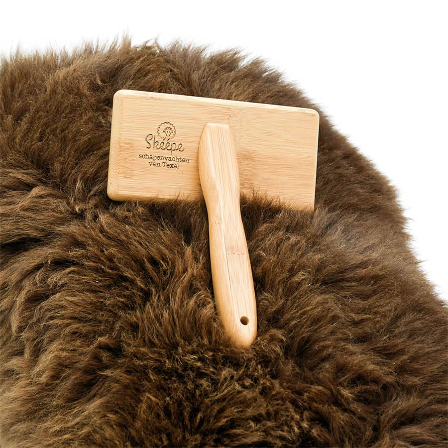 Kam voor schapenvacht en wol