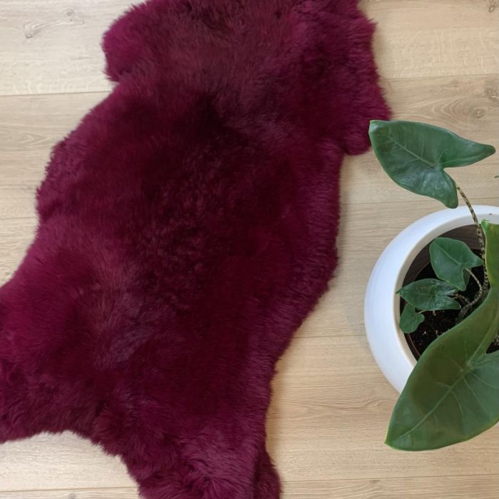 Skéépe schapenvacht rood