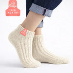 Weiße Wollsocken – Sneakersocken – Rosa Label