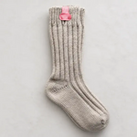 Beigefarbene Wollsocken – Mittellang – Rosa Etikett