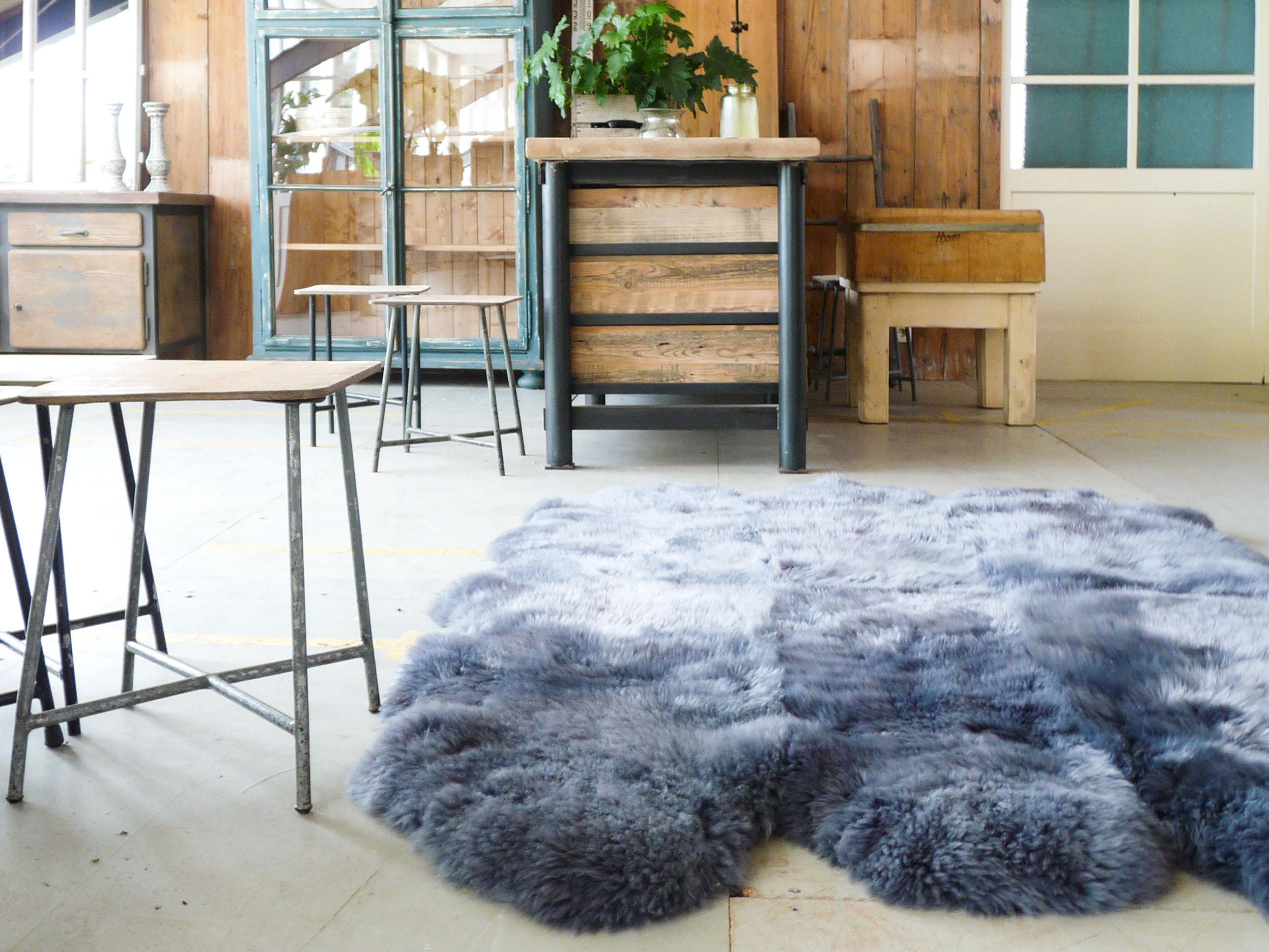 Ein Teppich aus Schaffellen, der Hingucker in Ihrem Interieur